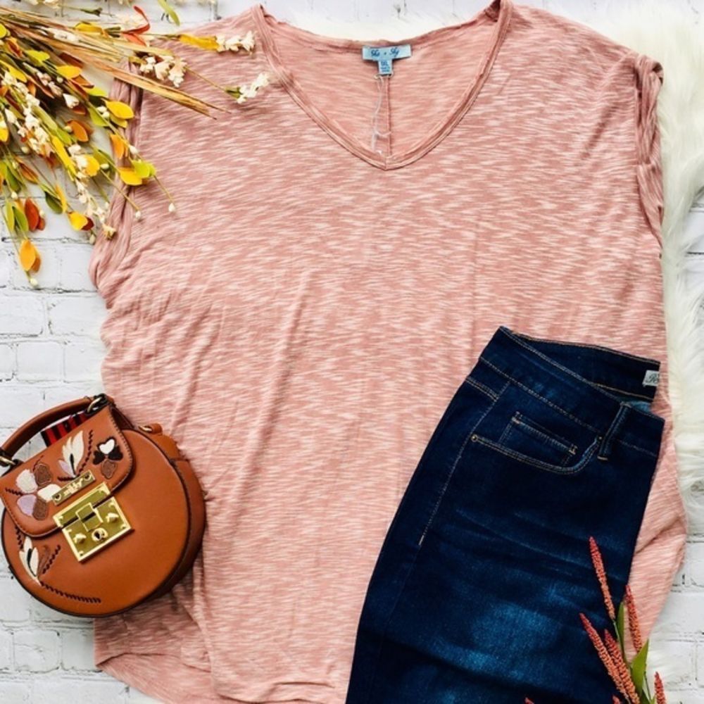 SALE ❗️ She & Sky Slub Knit V-Neck Hacci Top